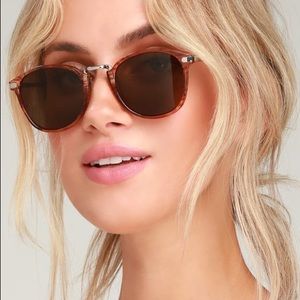 BRAND NEW Lulus Amber Sunglasses